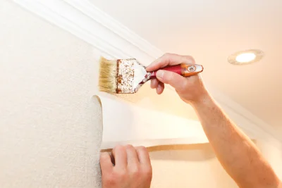 Pose de papier peint au Plessis-Grammoire — revêtements muraux et toiles de verre
